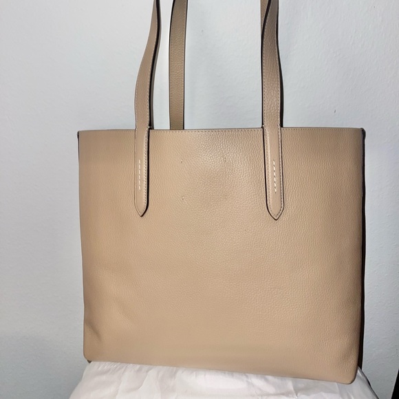 New Coach Leatherware Classic Reversible Large Taupe/Beige Tote w/Dustbag - Picture 2 of 16